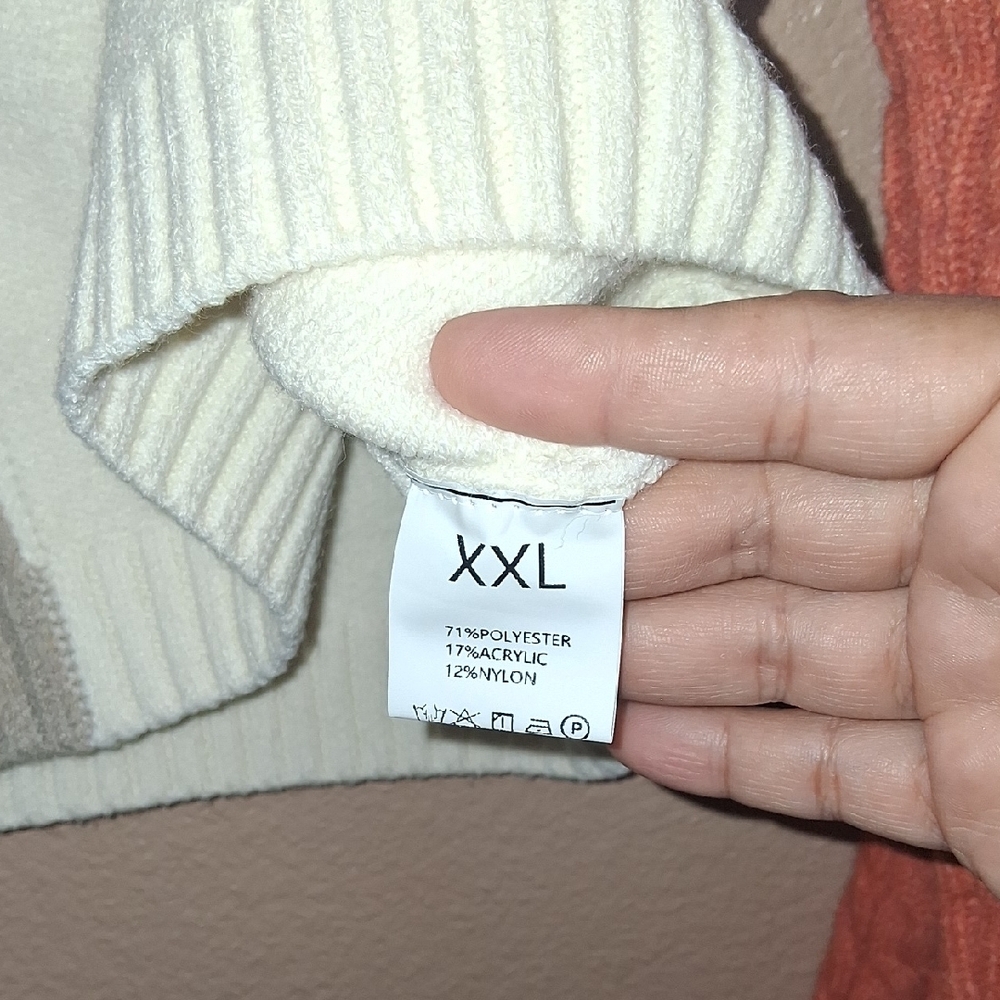 Colorblock Cable Knit Sweater - Picture 3 of 6